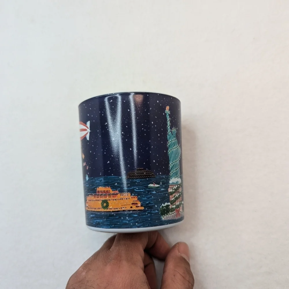 NWT Anthropologie Holiday in the City Candle New York City  Winter White Thyme